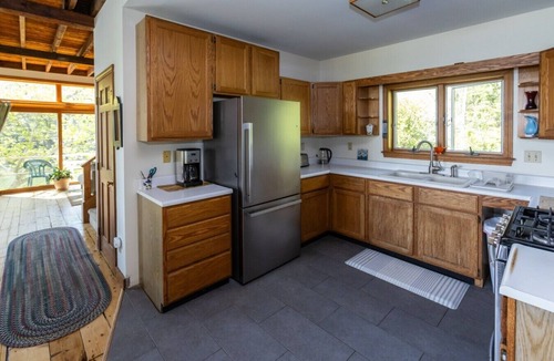 Isle of Springs House | New! Cute boathouse set right on the water