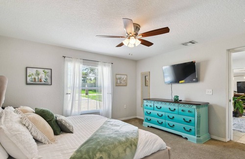 Harbor Hills House | New heated saltpool w Kayaks, 8min to Shore: Tranquil Escape
