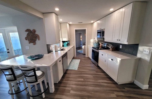 Largo House | NEW LISTING and NEW POOL - Walk or Bike To Indian Rocks Beach.