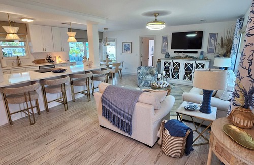 Harbor Hills House | New Listing: "Coastal Seahorse" Your Modern Retreat on the Water