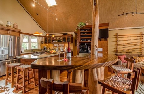 Kamuela House | -NEW- Luxurious well appointed Hawai'i home with spectacular Mauna Kea Views