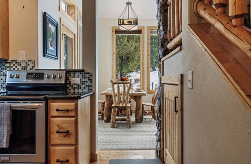 Alma Cabin | New! Mountain Top Chalet with Ho Tub, 20 miles from Breck! - Mount Bross Chalet