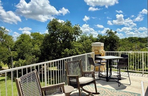Gruene Condo | NEW Penthouse on the River-4 BR Corner Condo with Iconic Gruene Tower Views