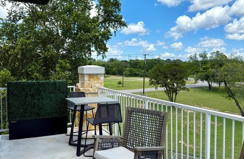 Gruene Condo | NEW Penthouse on the River-4 BR Corner Condo with Iconic Gruene Tower Views