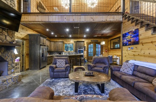 Hochatown Cabin | NEW! POOL! 5BR Pond-Hot Tub-Games - Sleeps 19