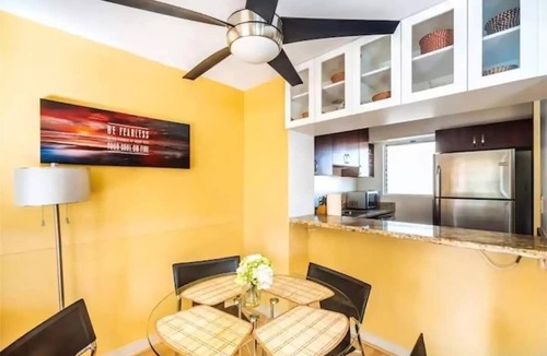 Waikiki Apartment | NEW RENO 2 apts fit 12! 2 car parking, pool & more