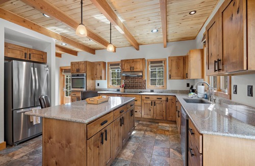 Alma Cabin | New Rental! Pet Friendly 3Bed/2.5Bath -Creekside Solitude