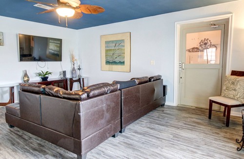 San Leon House | NEW! San Leon Vacation Home ~ Ocean View (Pet-Friendly!)