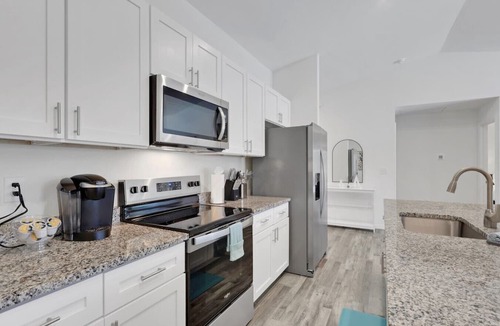 Diplomat House | New Spacious Home w/Heated Saltwater Pool & Private Pier!