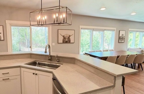 Egg Harbor House | NEW Spacious Luxury Retreat in Exclusive Point Beach with Lake Access