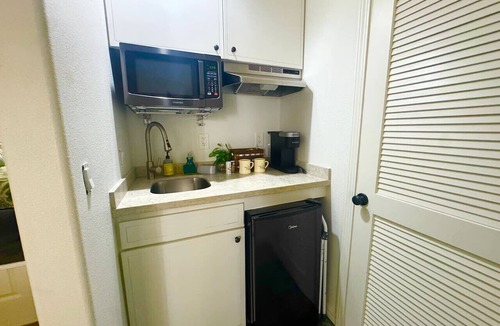 Bayview Apartment | New! Studio Suite Retreat with Pool by Beach w/AC