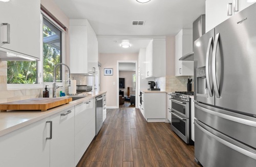 New Suburb Beautiful House | NEW! Sunset Serenity | South Tampa Home with Pool