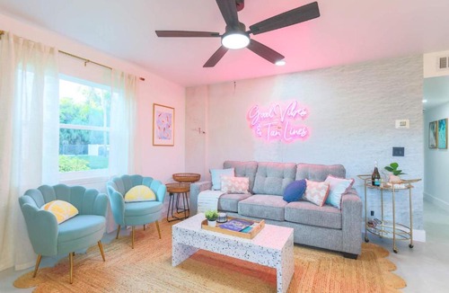 Anona Apartment | NEW Tan Lines Club Pool Relax 10 min Beach