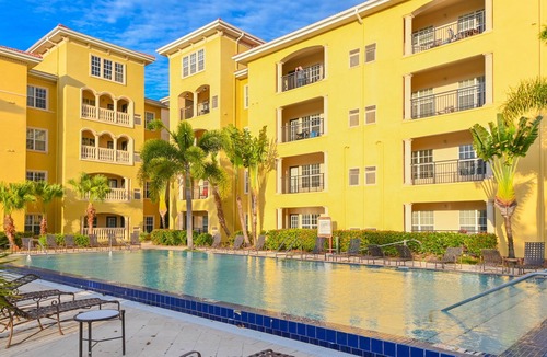 Port Tampa City Apartment | *NEW* The Getaway- Dual suites, pool- South Tampa