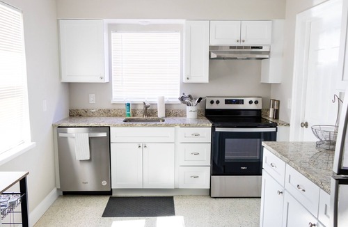 Anona House | NEW! The Seafoam Bungalow - close to beaches!