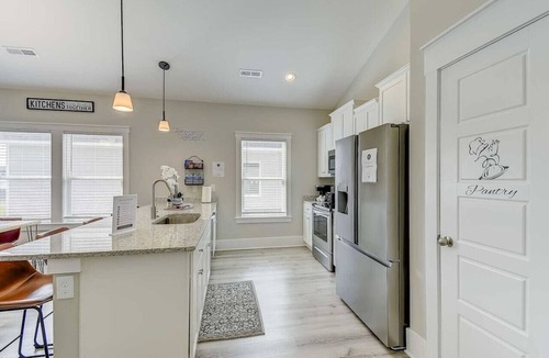 Little River House | New Tucked Away Quiet Beach Haven
