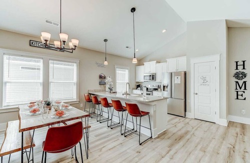 Little River House | New Tucked Away Quiet Beach Haven