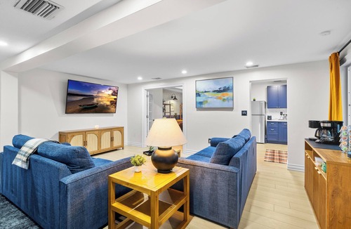 Ballast Point House | Newly Remodeled! Bay Shore Breeze