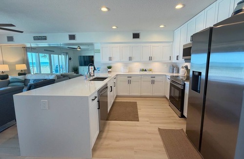 Indian Rocks Beach Condo | Newly Renovated Beachy Beauty! Island Sands- Beachfront w/Heated Pool!