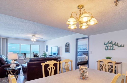 Redington Shores Condo | Newly Renovated! 3Br/2Bath Condo 305