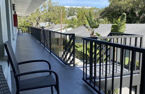 Downtown Apartment | Newly Renovated 1-Bed Apt with Modern High-End Décor and Finishes. Sleeps 3