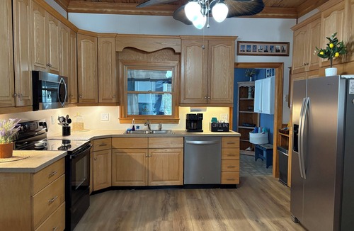 Ocean Isle Beach House | NEWLY RENOVATED 2026. Pet-friendly. Walking distance to waterway. Close to shops