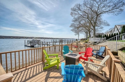 Niantic House | Niantic Cove Waterfront Escape: Relax & Unwind