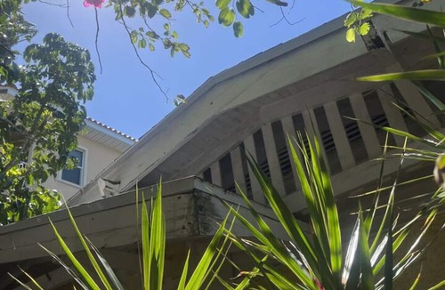 Indian Rocks Beach Cottage | `Oasis` Historic Beachside Cottage 3/2