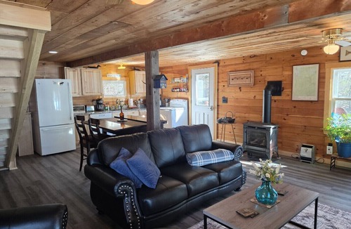 Greenville Cabin | Oasis on Wilson Pond*Waterfront*Boat launch*Pet Friendly