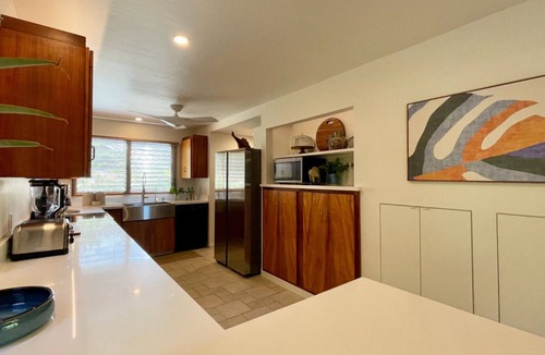 Kahaluu Bay House | 🏖️Oceanfront Kona Villa #11 Near Magic Sands | AC + Pool