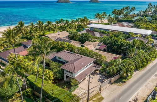 Lanikai Villa | Oceanfront Luxury Home w/Hot Tub, A/C & Views of Lanikai Beach: Na Makana Villa