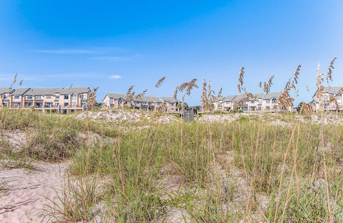 Amelia City Condo | Oceanfront Townhome With Lovely Ocean View, Pool, Fast Wifi & W/D