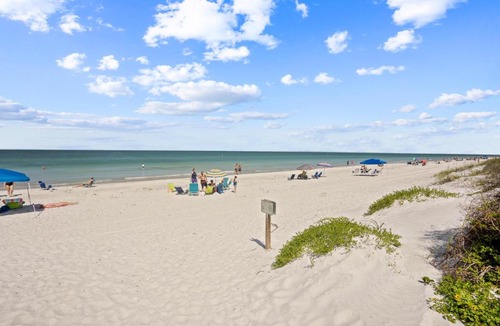 Independence Square House | Oceanside 302