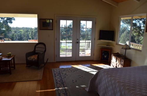 Naalehu Cottage | Off the Beaten Track On the Island of Hawai`i!