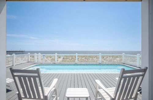 Long Beach House | Ollies Point by Oak Island Accommodations