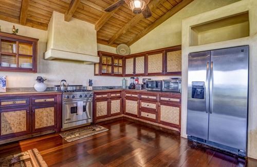 Kuau House | Paia beach house with huge ocean view and only one minute walk to Kuau beach