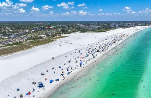 Siesta Key Apartment | Palm Bay Club By Beachside Management