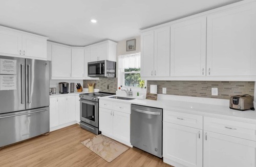 South Poinsettia Villa | Palm Paradise Oasis: Heated Saltwater Pool by Siesta Key