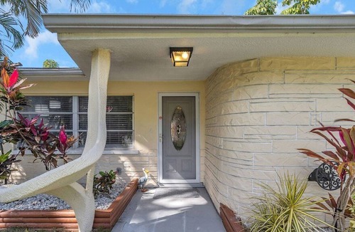 Anona House | Paradise Found: Beach House with Heated Pool