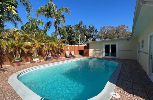Anona House | Paradise Found: Beach House with Heated Pool