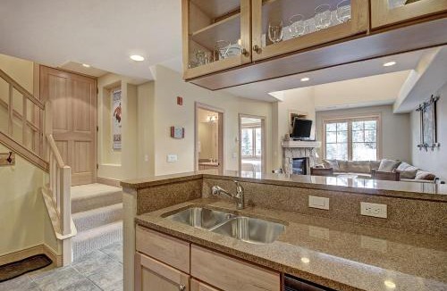 Peak 9 House | Park Avenue Lofts 301 by Great Western Lodging