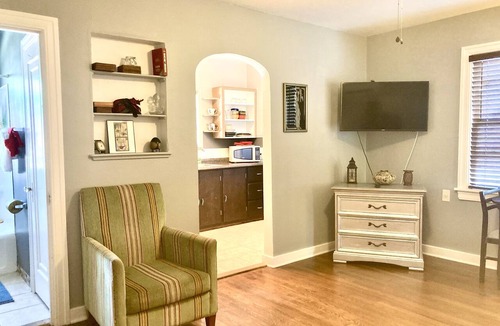 Historic Uptown Apartment | Parker's Speakeasy