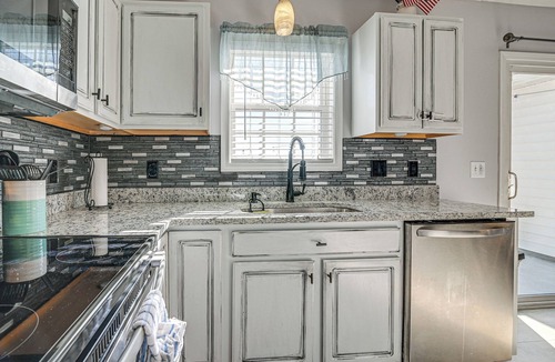 Myrtle Beach House | Patio, Yard & Lake Views: Home in Myrtle Beach!