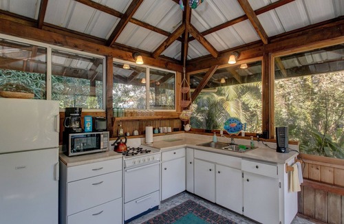 Keaau Cabin | Peace Of Paradise 1 Bedroom Cabin by RedAwning