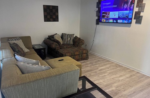 Fayetteville House | Peaceful 4BR Bungalow Near Shopping Center FT Bragg & I-95