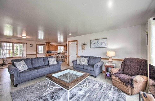 Bird In Hand House | Peaceful Bird in Hand Home w/Farmland Views!