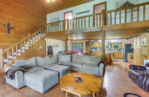 Portland Cabin | Peaceful Cabin Between Nashville & Bowling Green!