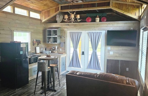 Omaha Cabin | Peaceful Cozy cabin,w/Hot tub, Near Branson & Thunder Ridge Nature Arena