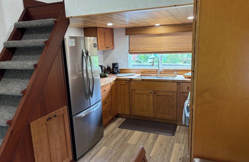 Discovery Harbour Cabin | Peaceful Mango Cabin in Tropical Orchard South Point