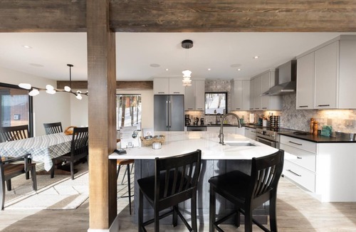 Baldy Mountain House | Peerless Retreat: Modern Home w/4 King Ensuites, Views & Hot Tub